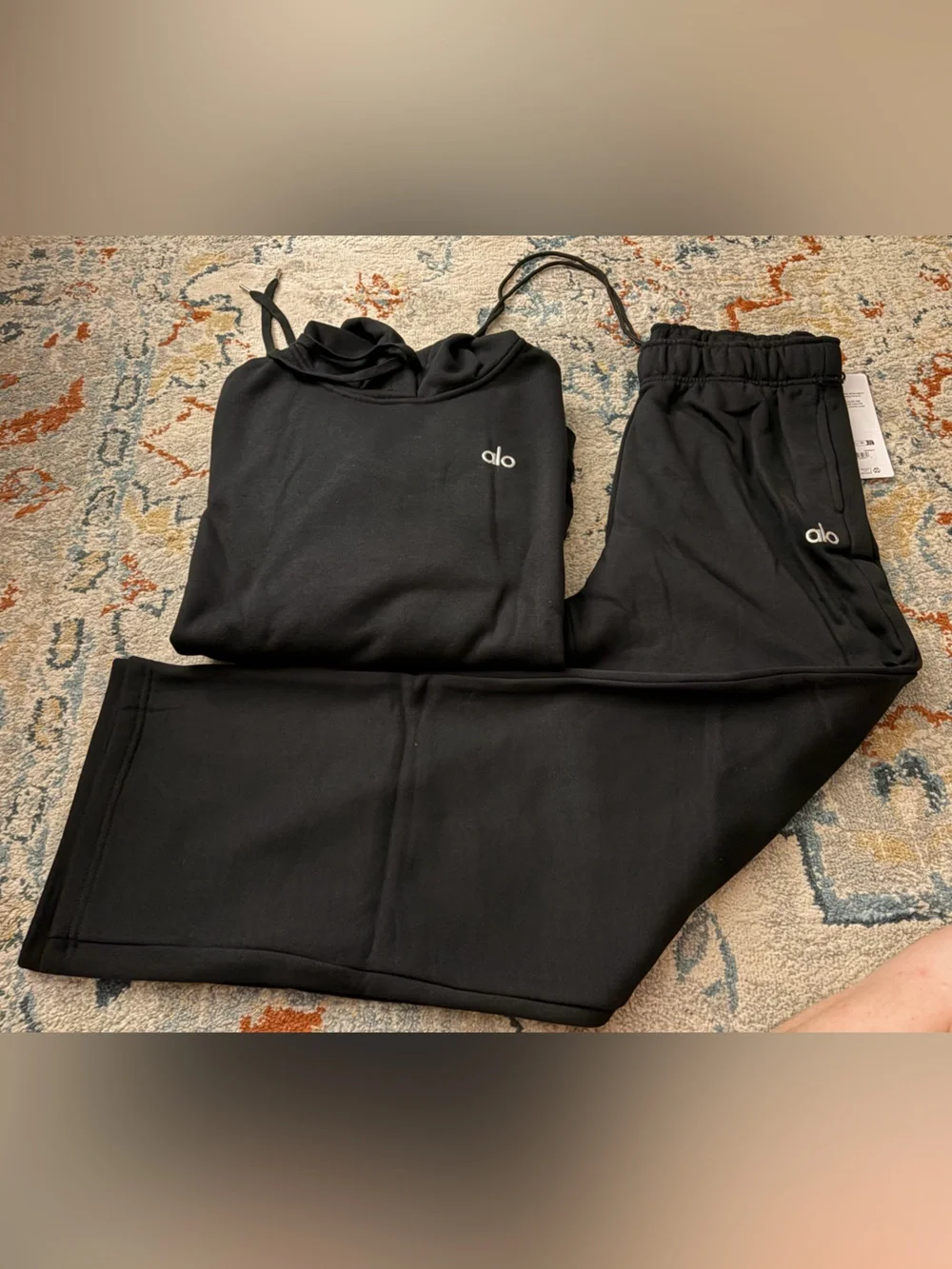 NWT Alo Yoga Accolade Hoodie & Sweatpants Matching Set Black